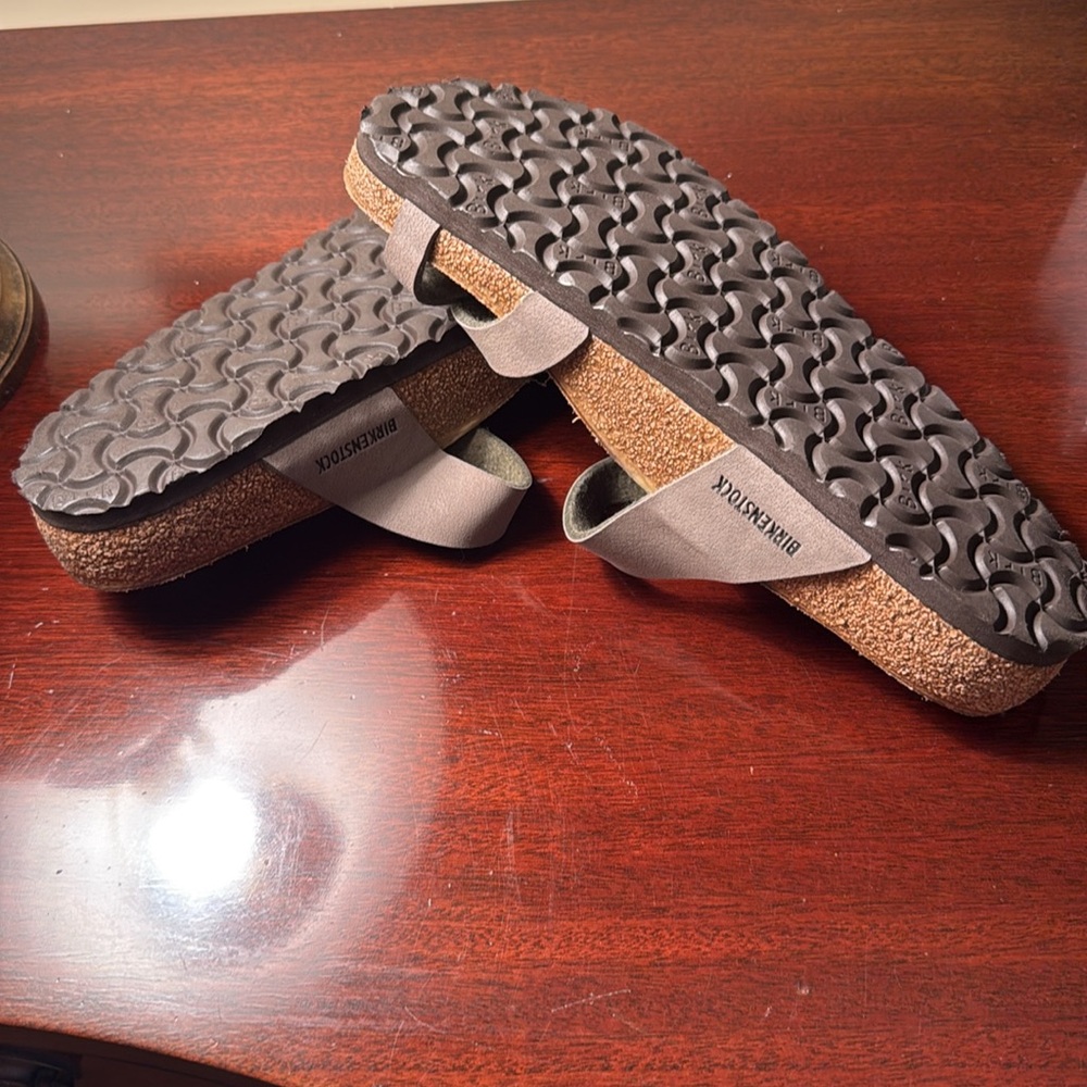 Birkenstock Taupe Cross-Strap Sandals. Great Condition - Picture 3 of 3